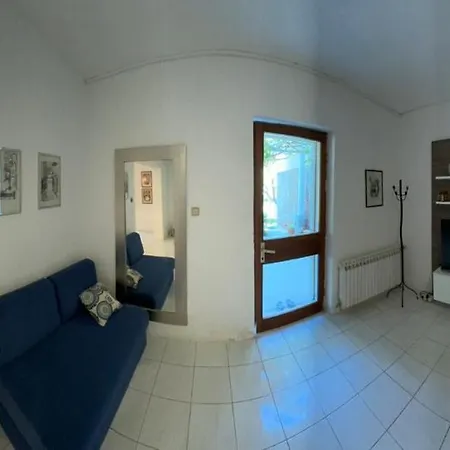 Apartman Kucer Krk Town Exterior photo