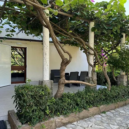 Apartman Kucer Krk Town Exterior photo